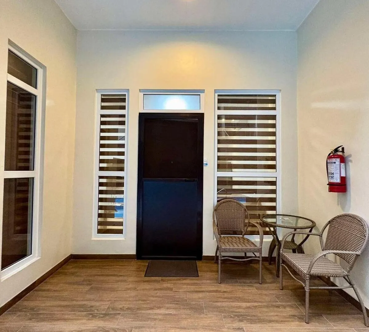 Sheryll Escapes - La Grande Poolside 1 Bedroom With Bathtub, Wifi & Netflix Ángeles Apartamento